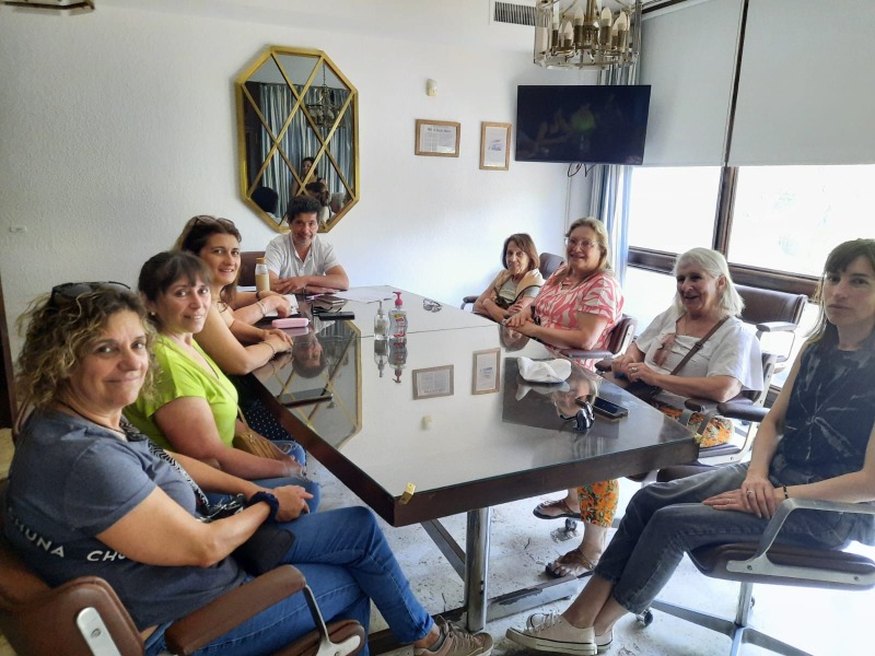 Stratta recibi a un grupo de afiliadas a Ioma
